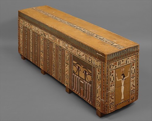 Coffin of Khnum Nakht. Head extreme with image of Isis. On the left the false door with the two udyat eyes indicating the threshold between the earthly world and the Afterlife. XIII Dynasty. Metropolitan Museum of Art of New York. Ancient Egypt.