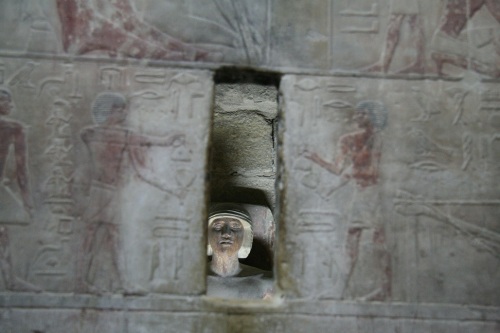 Serdab with the statue of Ti. Mastaba of Ti in Saqqara. VI Dynasty. Photo Mª Rosa Valdesogo. Ancient Egypt.